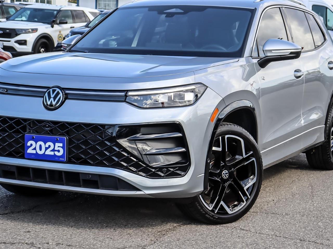 2025 Volkswagen Tiguan Highline R-Line Leather | Roof | Alloy | Photo