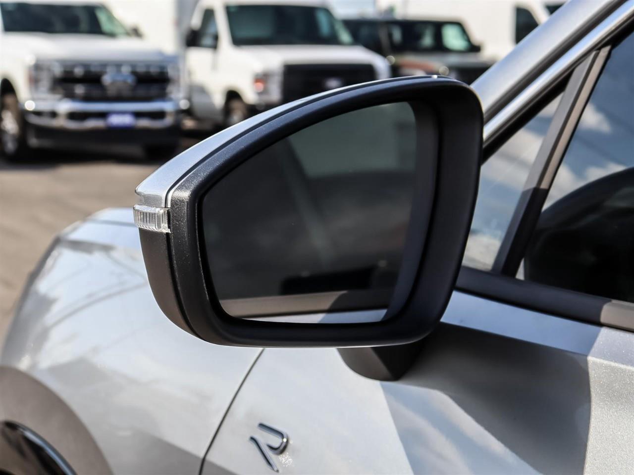 2025 Volkswagen Tiguan Highline R-Line Leather | Roof | Alloy | Photo
