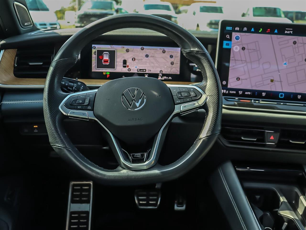 2025 Volkswagen Tiguan Highline R-Line Leather | Roof | Alloy | Photo