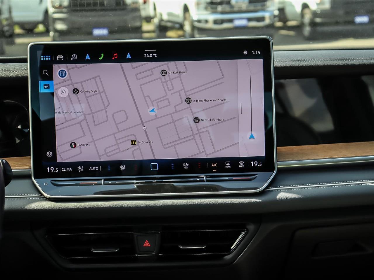 2025 Volkswagen Tiguan Highline R-Line Leather | Roof | Alloy | Photo