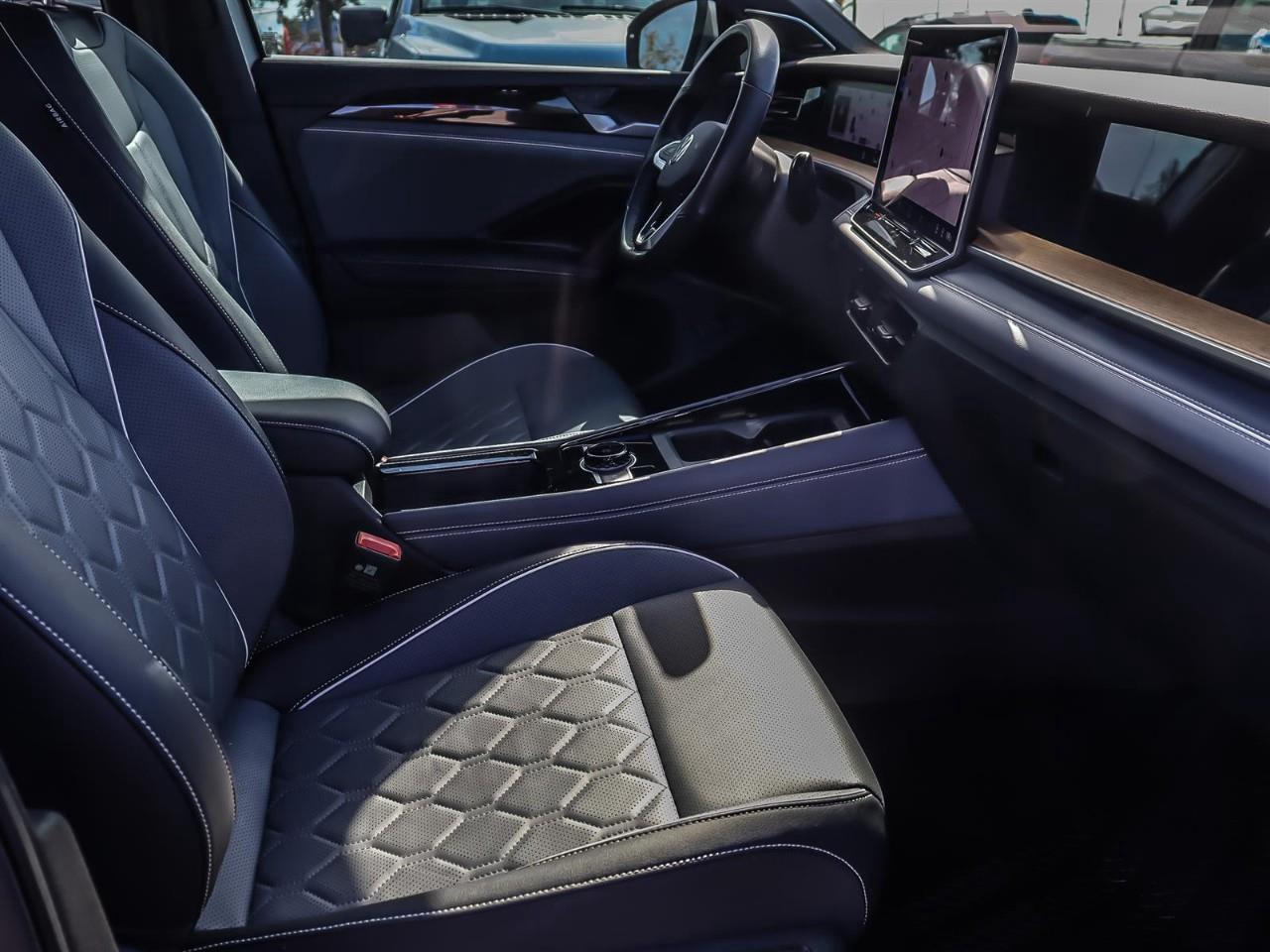 2025 Volkswagen Tiguan Highline R-Line Leather | Roof | Alloy | Photo