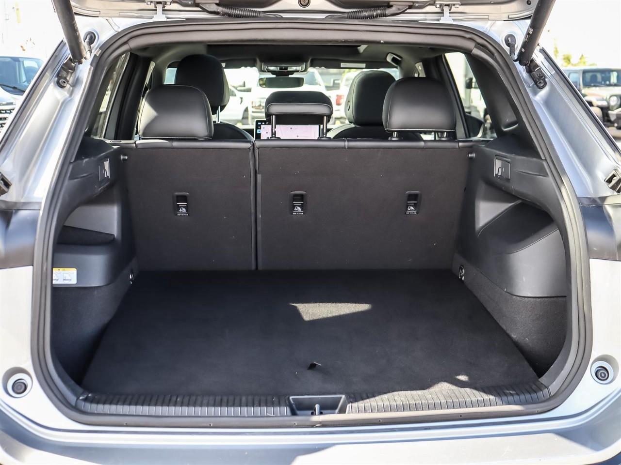2025 Volkswagen Tiguan Highline R-Line Leather | Roof | Alloy | Photo