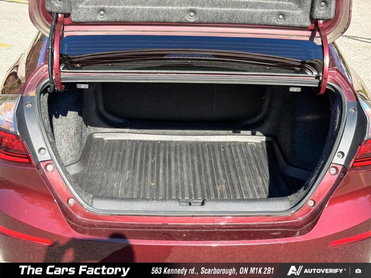 2019 Honda Insight Touring HYBRID Leather / S.Roof / Apple Carplay! Photo