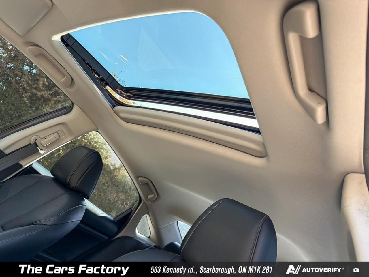 2019 Honda Insight Touring HYBRID Leather / S.Roof / Apple Carplay! Photo