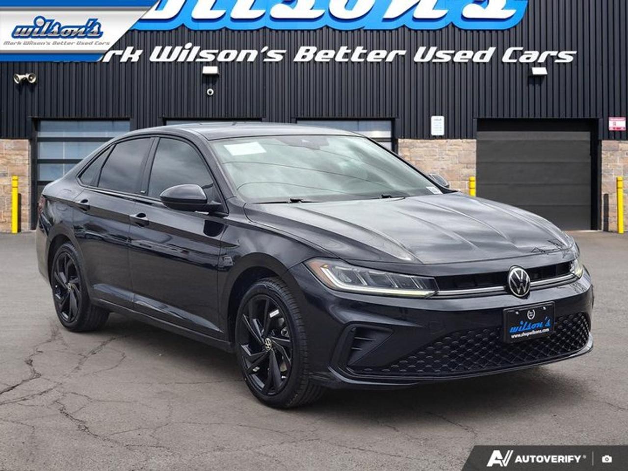 2025 Volkswagen Jetta Comfortline | Sport Package | Leather | Sunroof | Remote Start | Wireless Carplay | and More ! Photo
