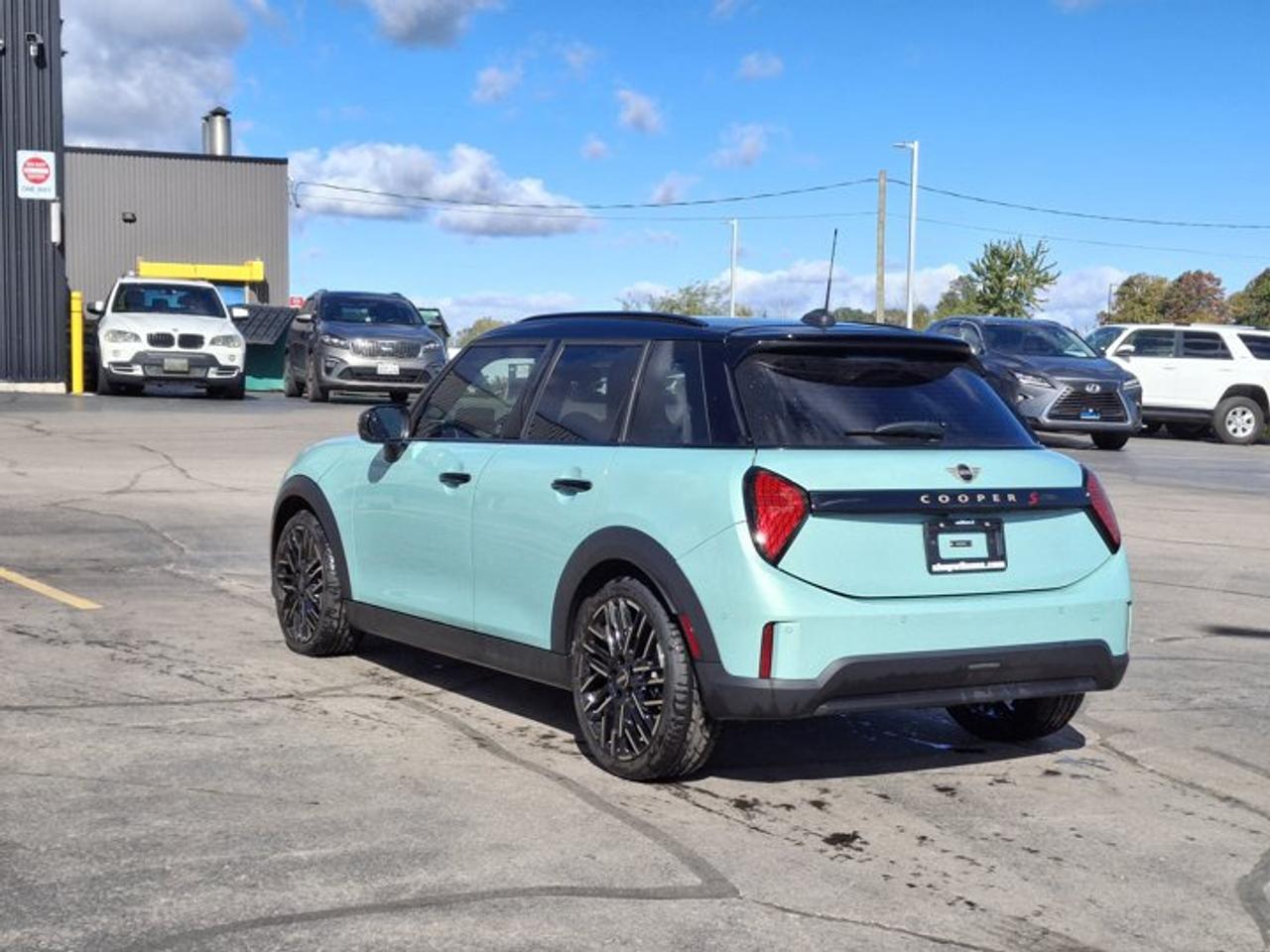 2026 MINI 5 Door Cooper S 5-Door | Leather | Sunroof | HUD | Nav | 360 Camera | Adaptive Cruise | and More ! Photo3