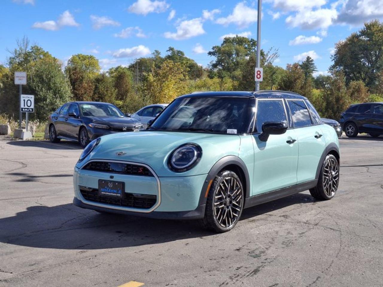 2026 MINI 5 Door Cooper S 5-Door | Leather | Sunroof | HUD | Nav | 360 Camera | Adaptive Cruise | and More ! Photo5