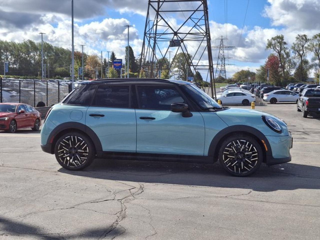 2026 MINI 5 Door Cooper S 5-Door | Leather | Sunroof | HUD | Nav | 360 Camera | Adaptive Cruise | and More ! Photo