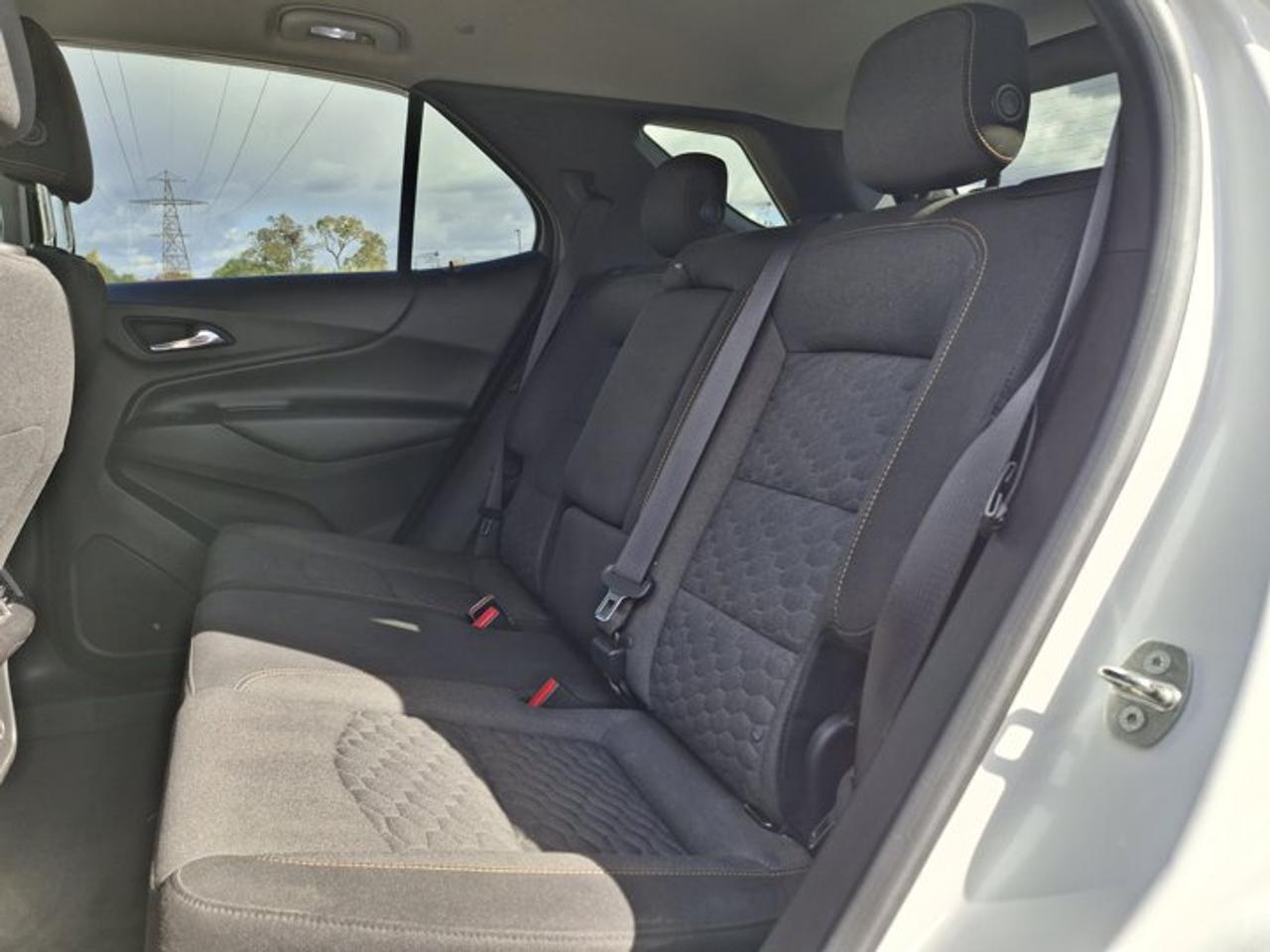 2019 Chevrolet Equinox LT AWD | Black Out Pkg | Heated Seats | Cruise Control | Remote Start | Carplay + Android and More ! Photo