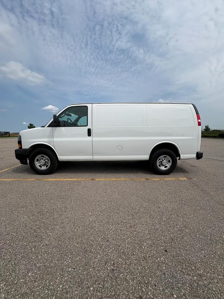 2019 Chevrolet Express Cargo Van 2500 Cargo Photo0