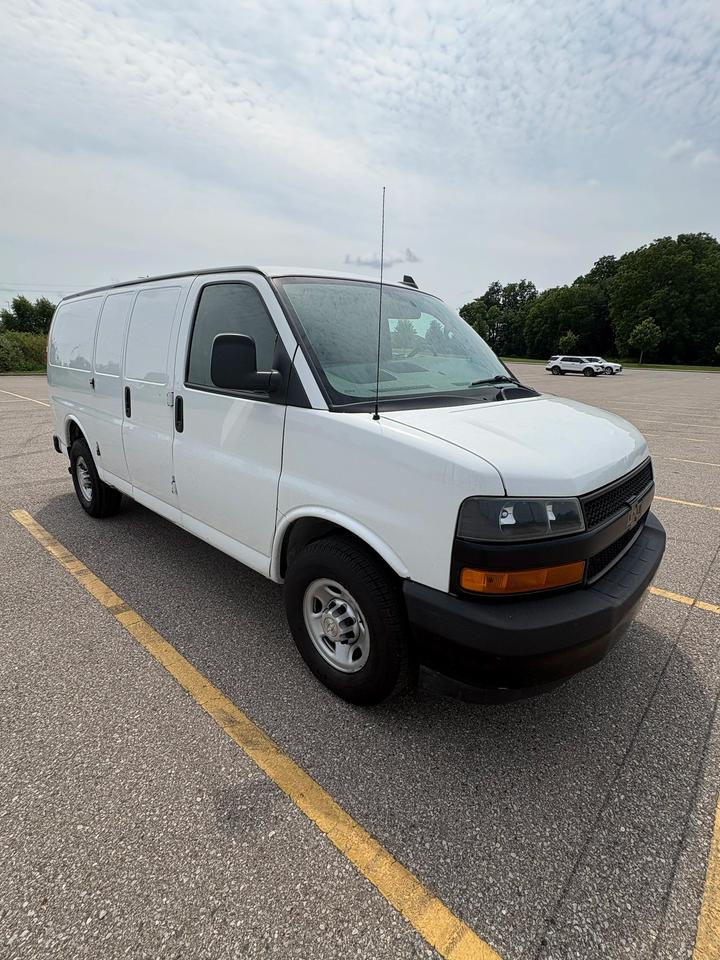 2019 Chevrolet Express Cargo Van 2500 Cargo Photo3