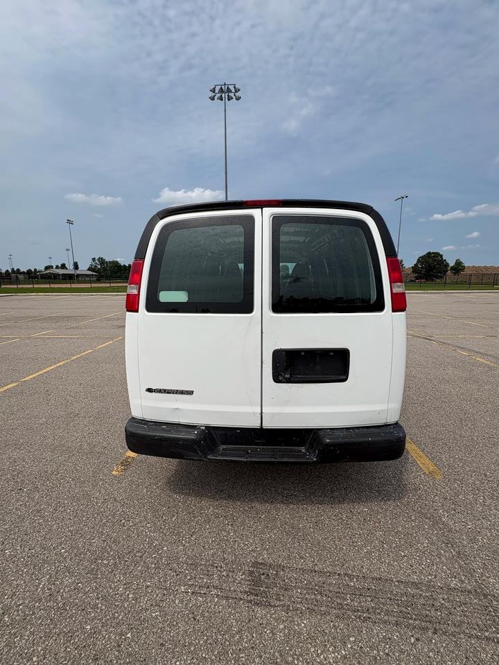 2019 Chevrolet Express Cargo Van 2500 Cargo Photo