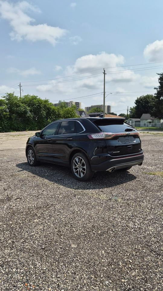 2016 Ford Edge Titanium Photo