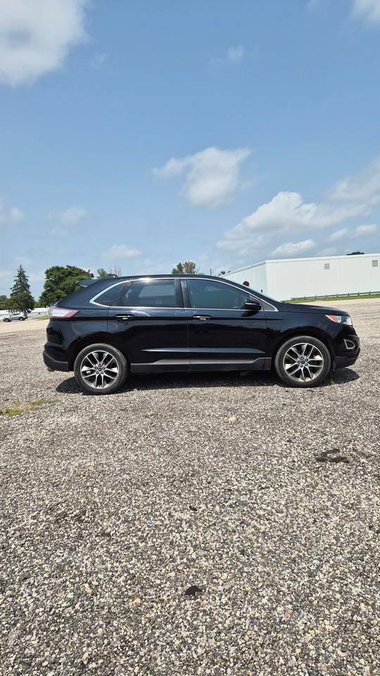 2016 Ford Edge Titanium Photo