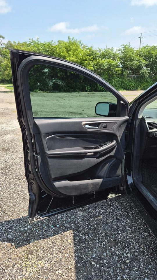 2016 Ford Edge Titanium Photo
