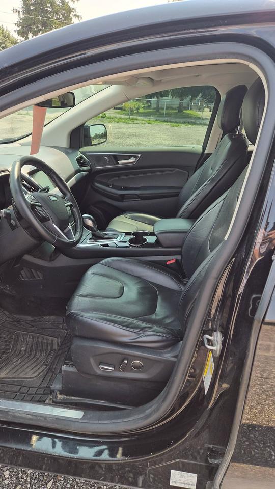 2016 Ford Edge Titanium Photo
