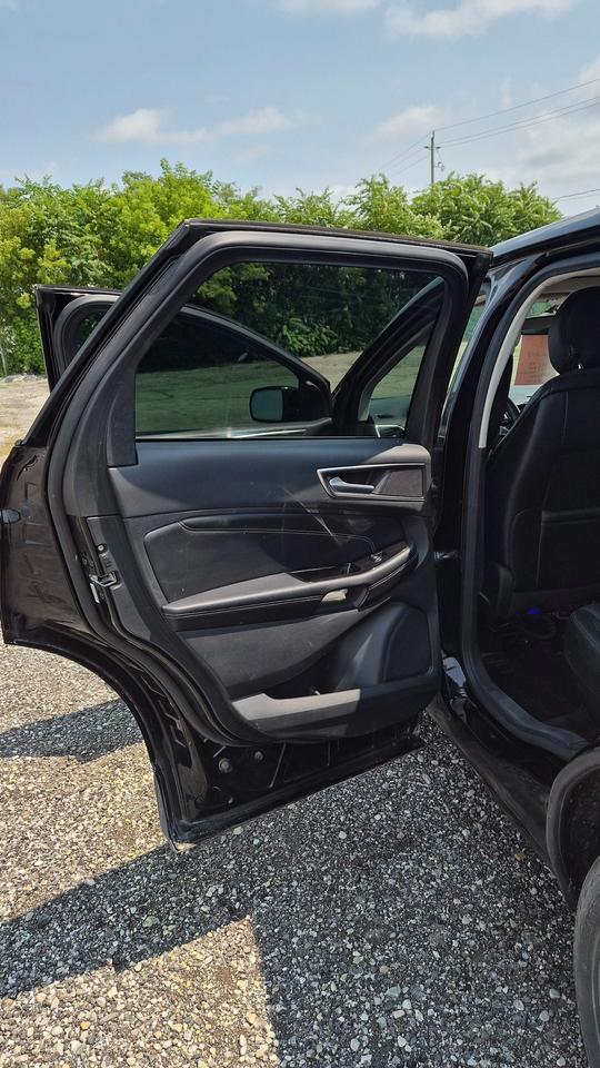 2016 Ford Edge Titanium Photo