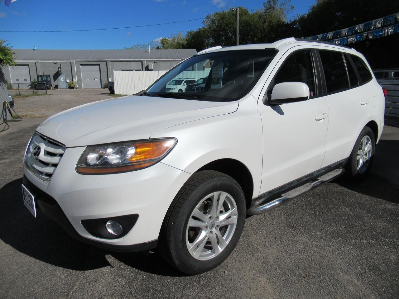 2011 Hyundai Santa Fe GL Premium - CERTIFIED + WARRANTY Photo0