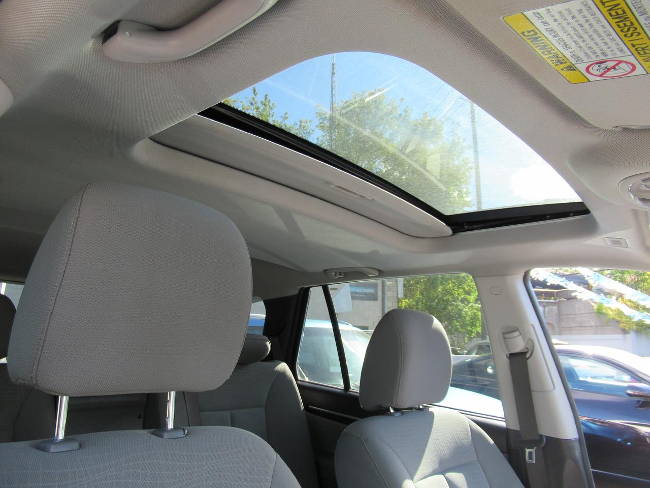 2011 Hyundai Santa Fe GL Premium - CERTIFIED + WARRANTY Photo