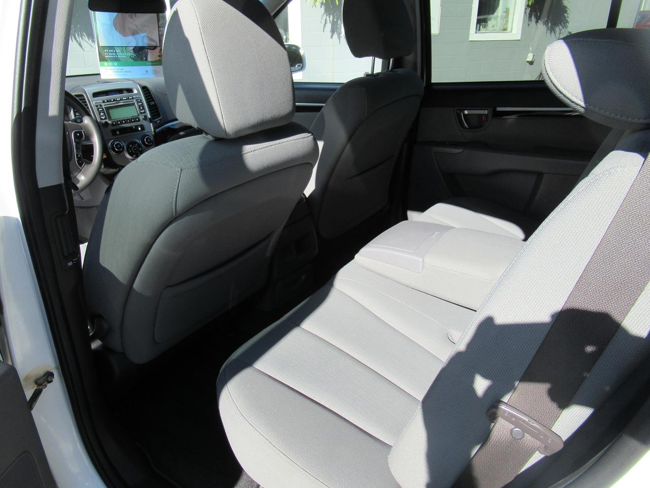 2011 Hyundai Santa Fe GL Premium - CERTIFIED + WARRANTY Photo