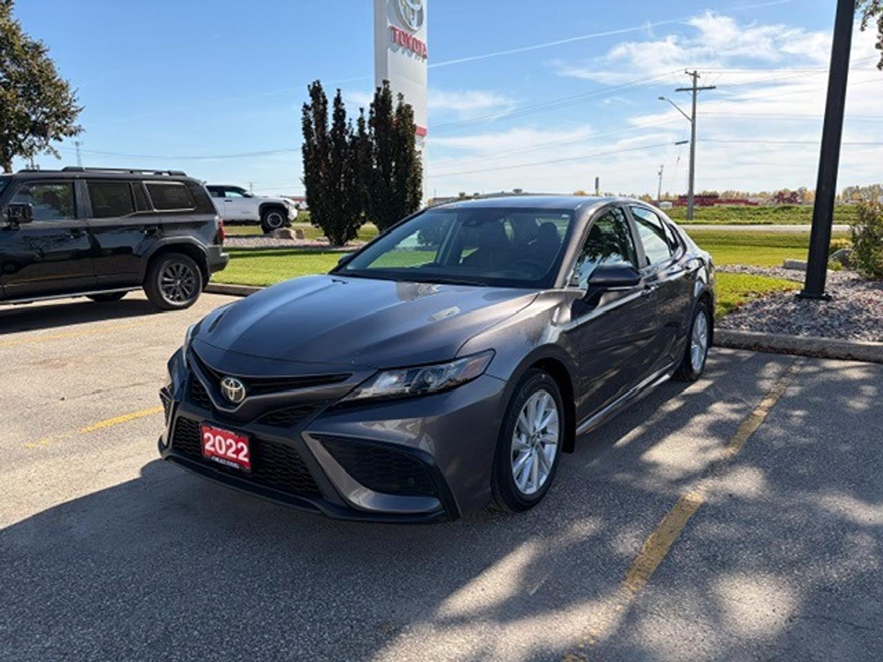 2022 Toyota Camry SE Photo0