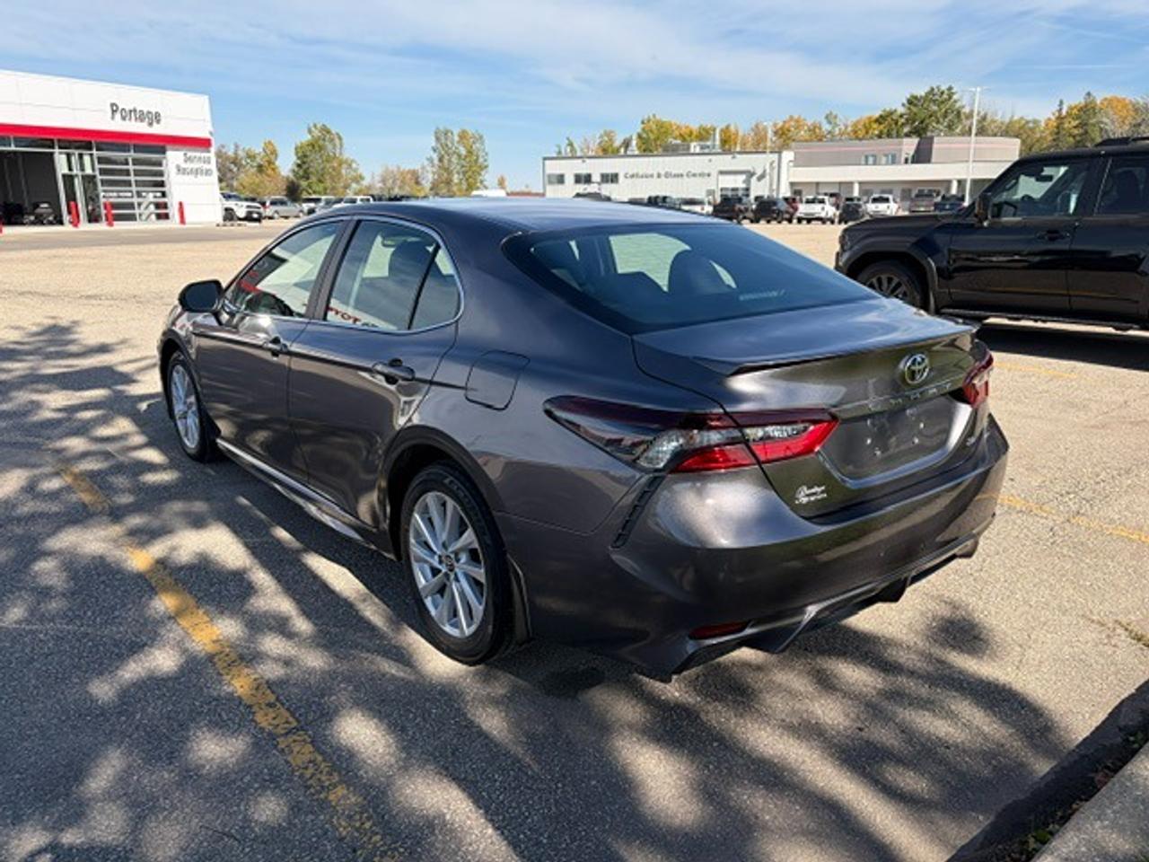 2022 Toyota Camry SE Photo