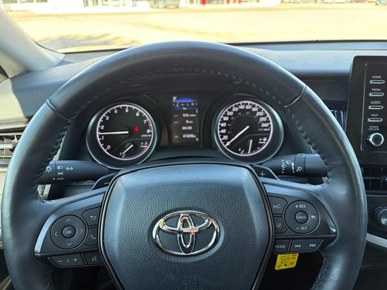 2022 Toyota Camry SE Photo