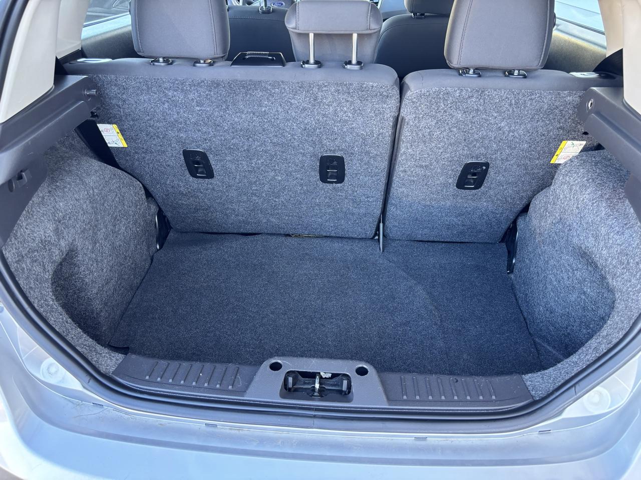 2012 Ford Fiesta SE ** HTD SEATS, NEW TIRES ** Photo