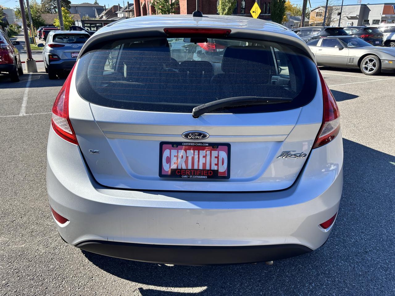 2012 Ford Fiesta SE ** HTD SEATS, NEW TIRES ** Photo