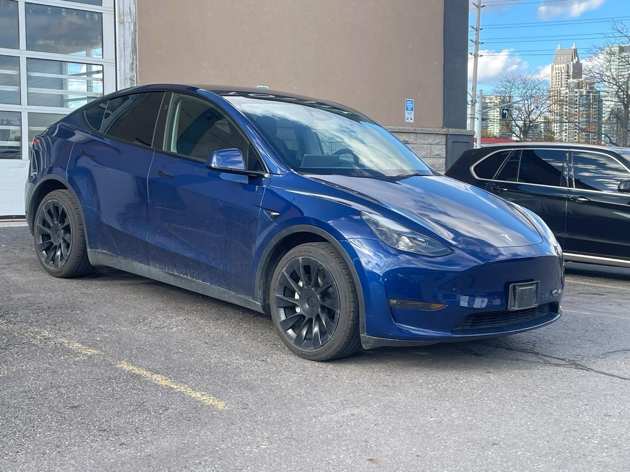2024 Tesla Model Y Long Range| CLEAN CARFAX| NO CLAIMS | Photo5