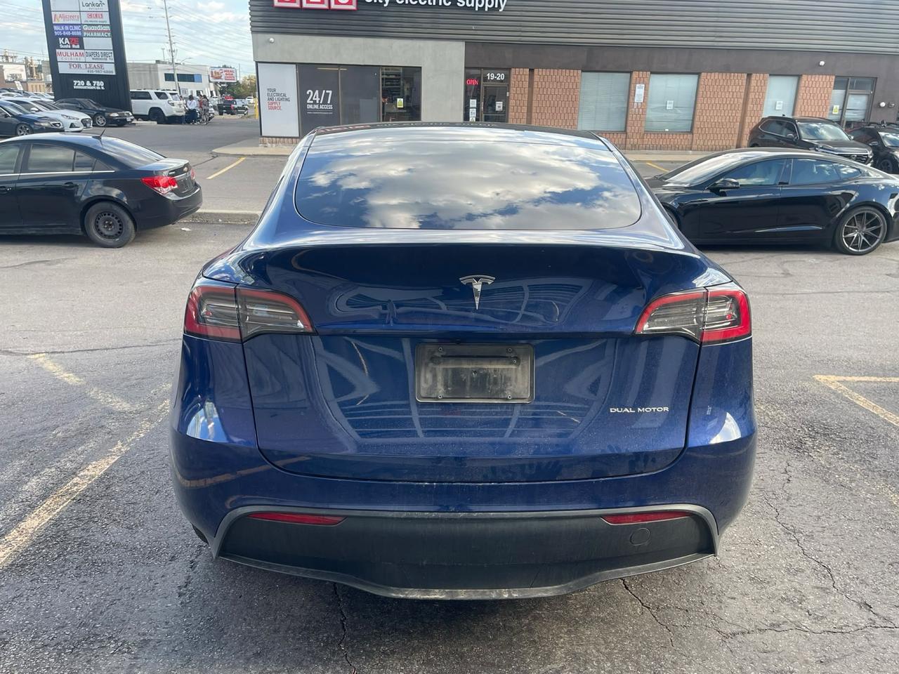 2024 Tesla Model Y Long Range| CLEAN CARFAX| NO CLAIMS | Photo