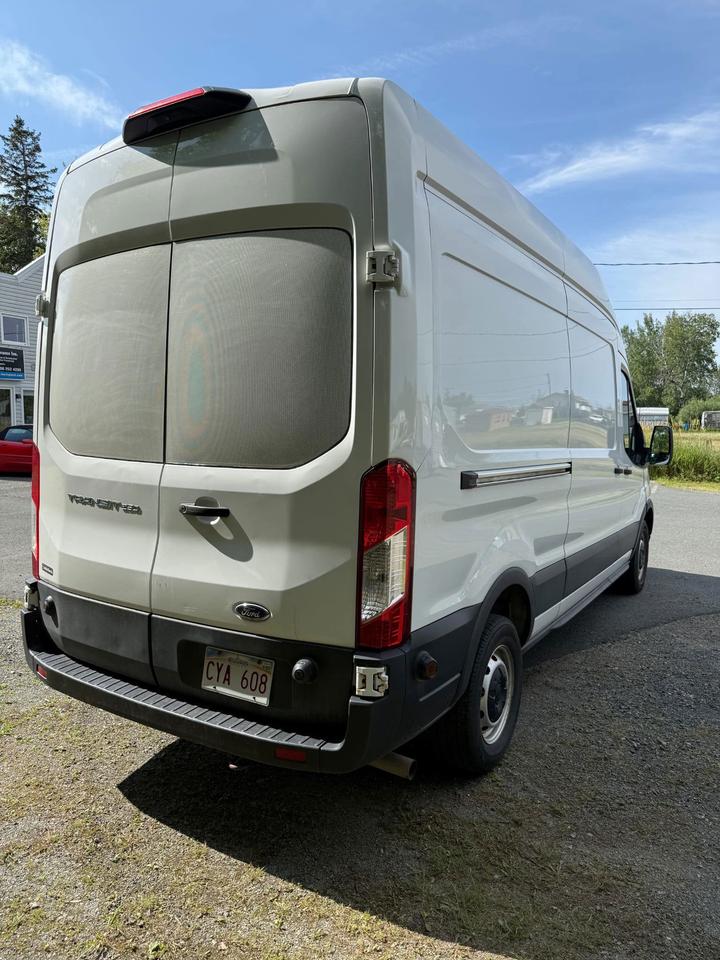 2021 Ford Transit 250 Van Low Roof w/Sliding Pass. 130-in. WB Photo