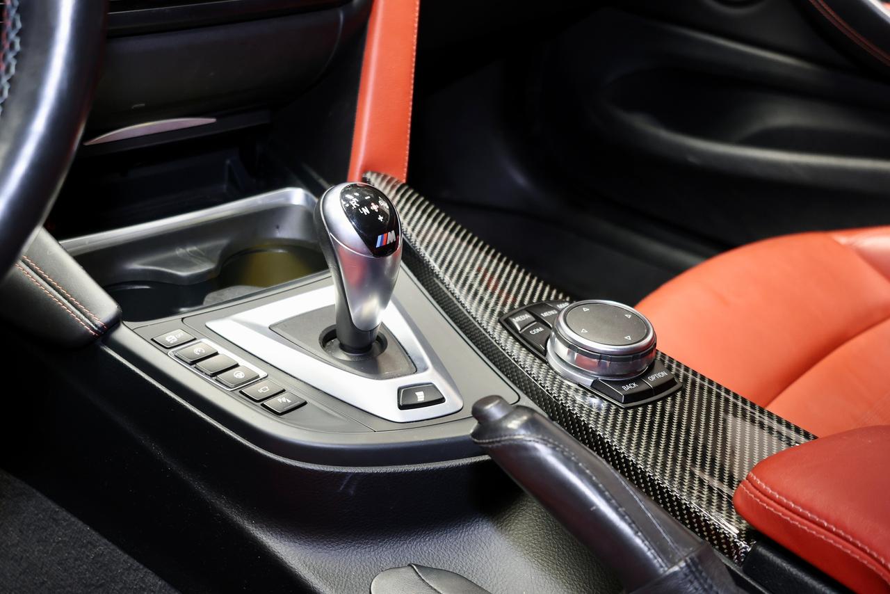 2017 BMW M4 - M-DCT|HEADSUP|CARBONROOF|NAVI|CAMERA Photo