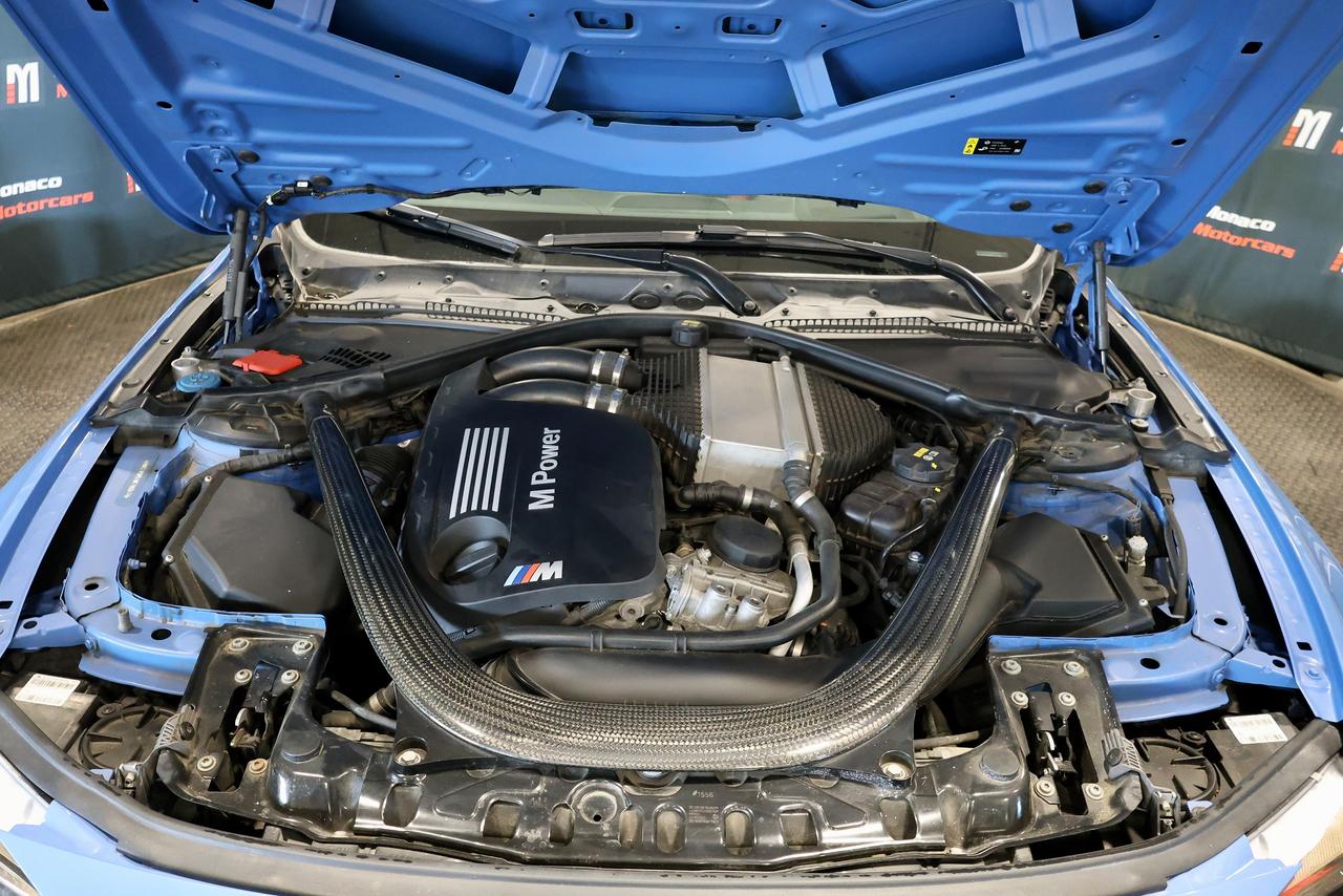2017 BMW M4 - M-DCT|HEADSUP|CARBONROOF|NAVI|CAMERA Photo