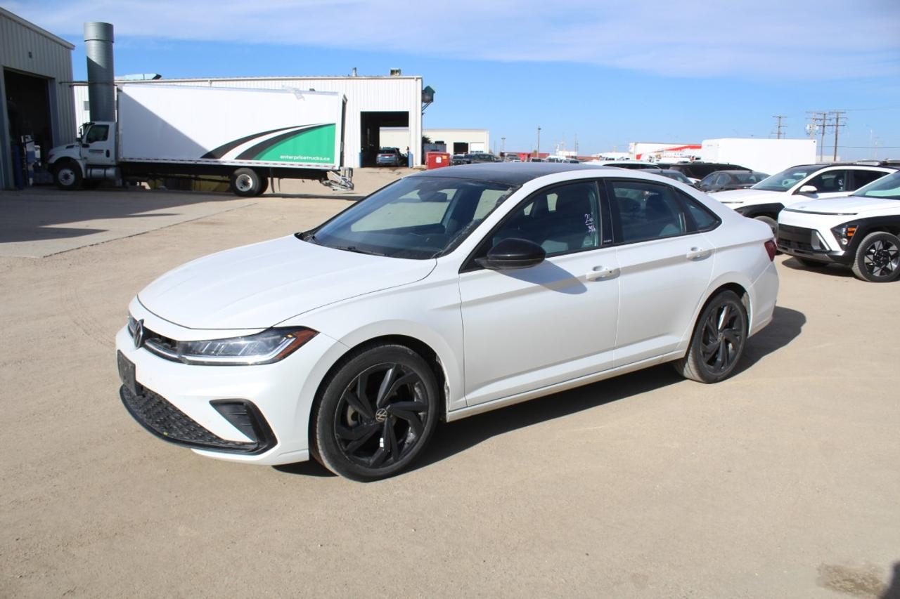 2026 Volkswagen Jetta Comfortline Sport w/Htd L.wrap, S/R, BUC - Photo #1