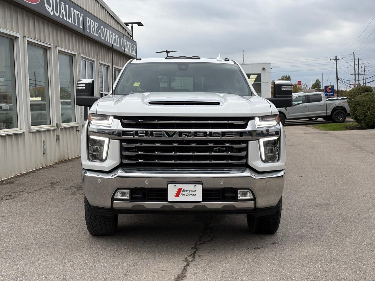 2023 Chevrolet Silverado 2500 HD 4WD Crew Cab Standard Box LTZ Photo2