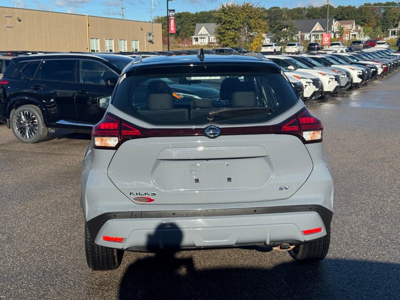 2021 Nissan Kicks SV FWD Photo