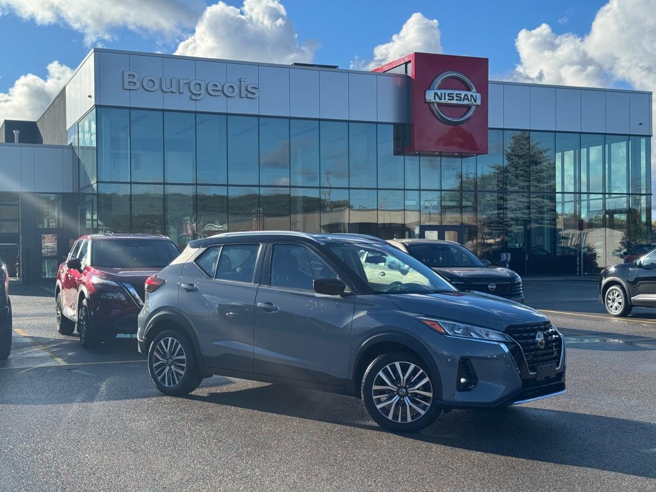 2021 Nissan Kicks SV FWD Photo0