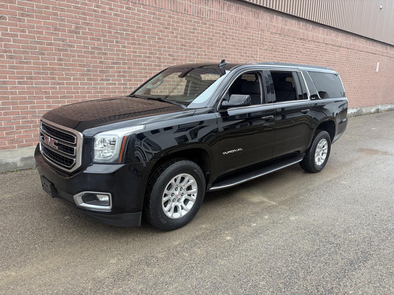 Black 2019 GMC Yukon XL SUV / Crossover Four-Wheel Drive Automatic