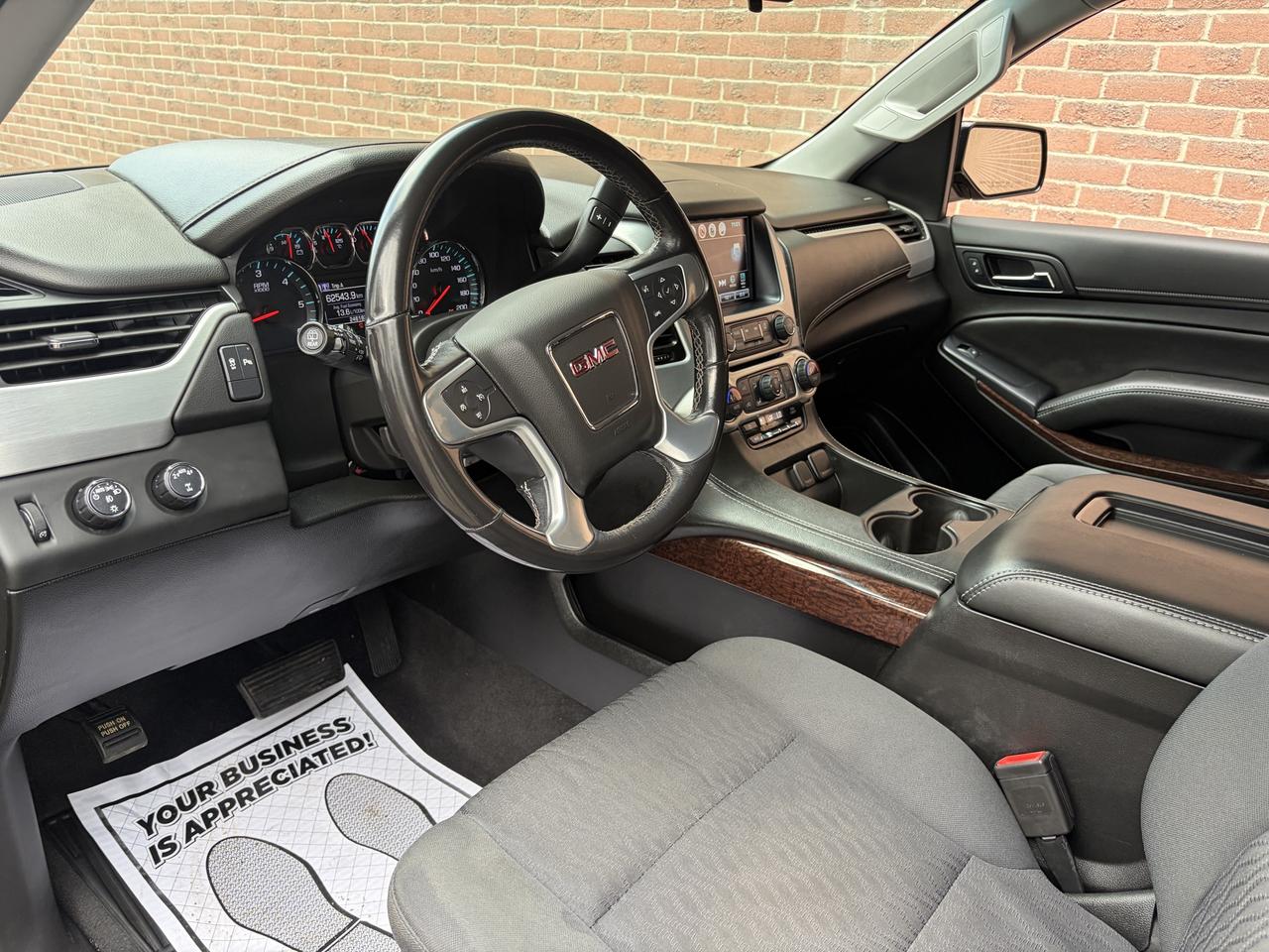 2019 GMC Yukon XL SLE Photo