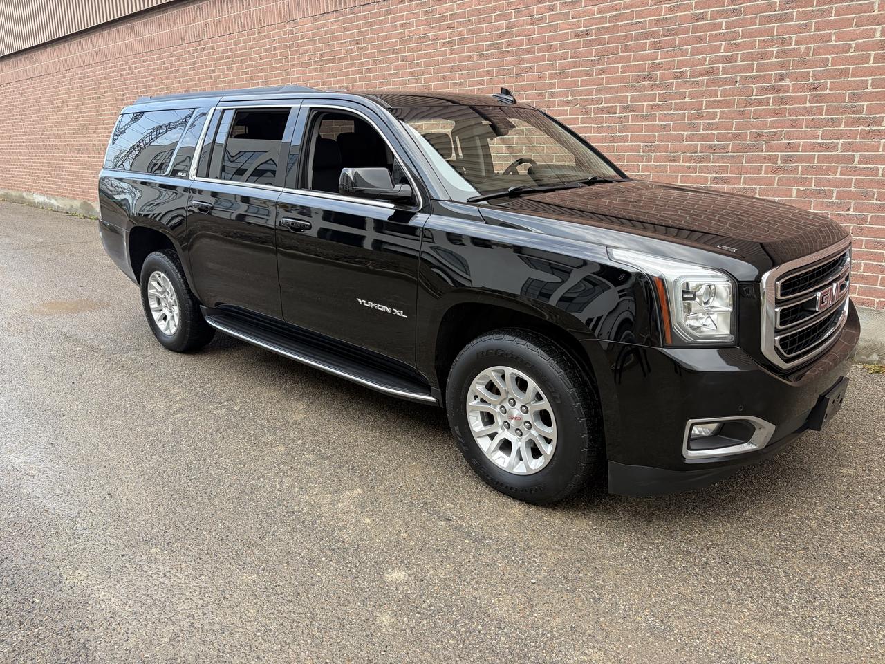 2019 GMC Yukon XL SLE Photo3