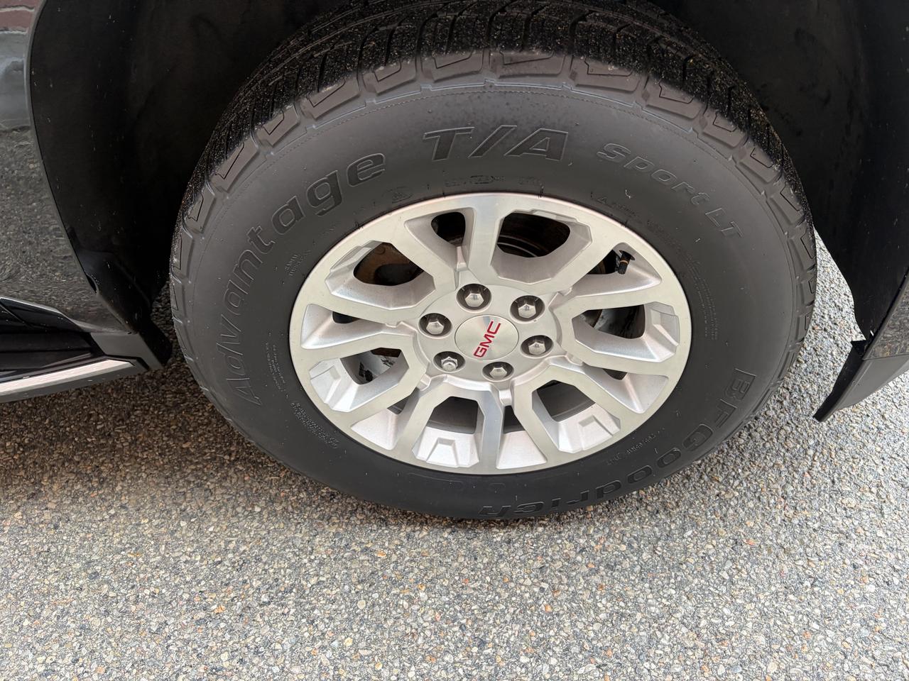 2019 GMC Yukon XL SLE Photo