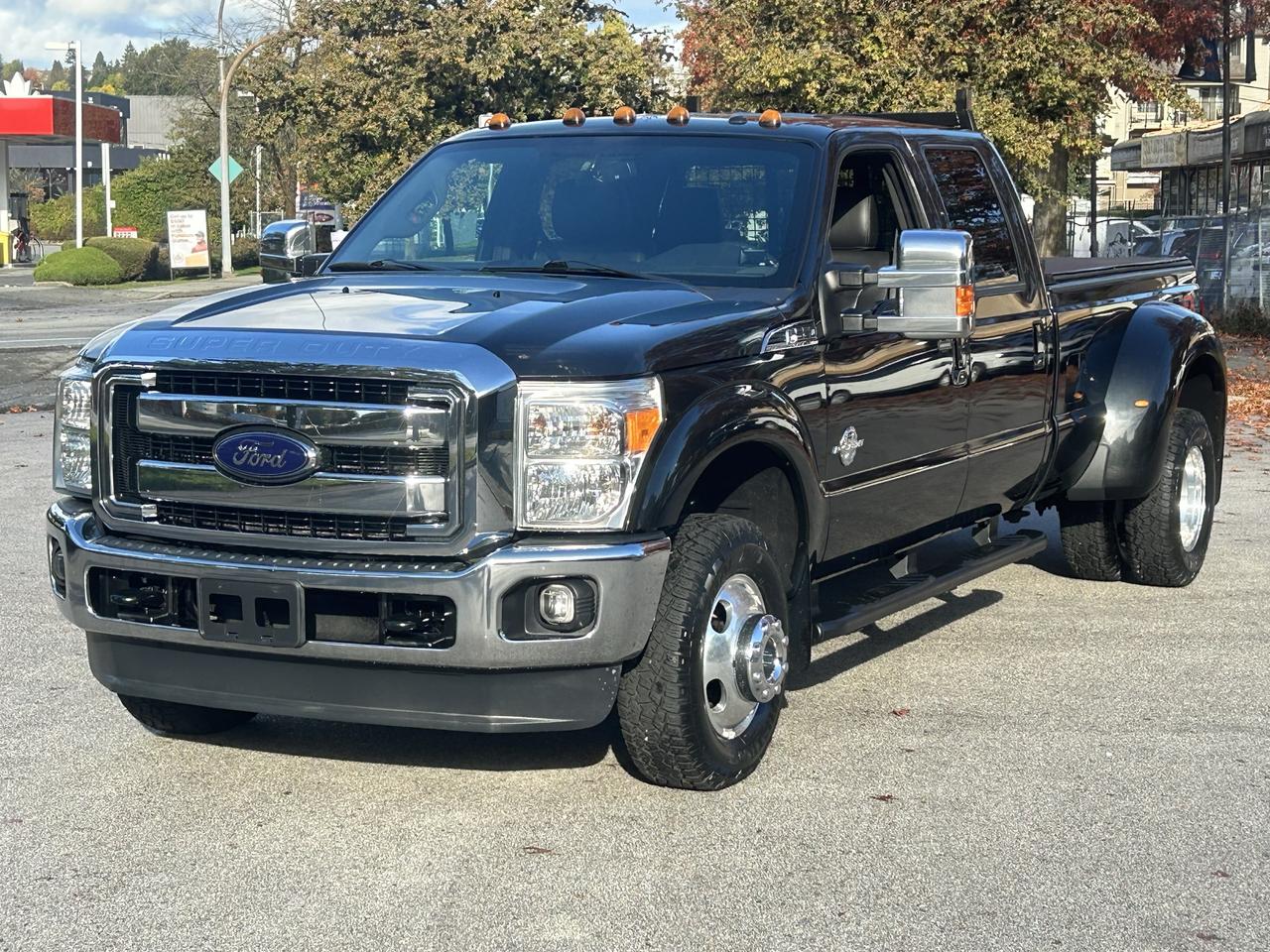 2012 Ford SUPER DUTY F-350 DRW Lariat
