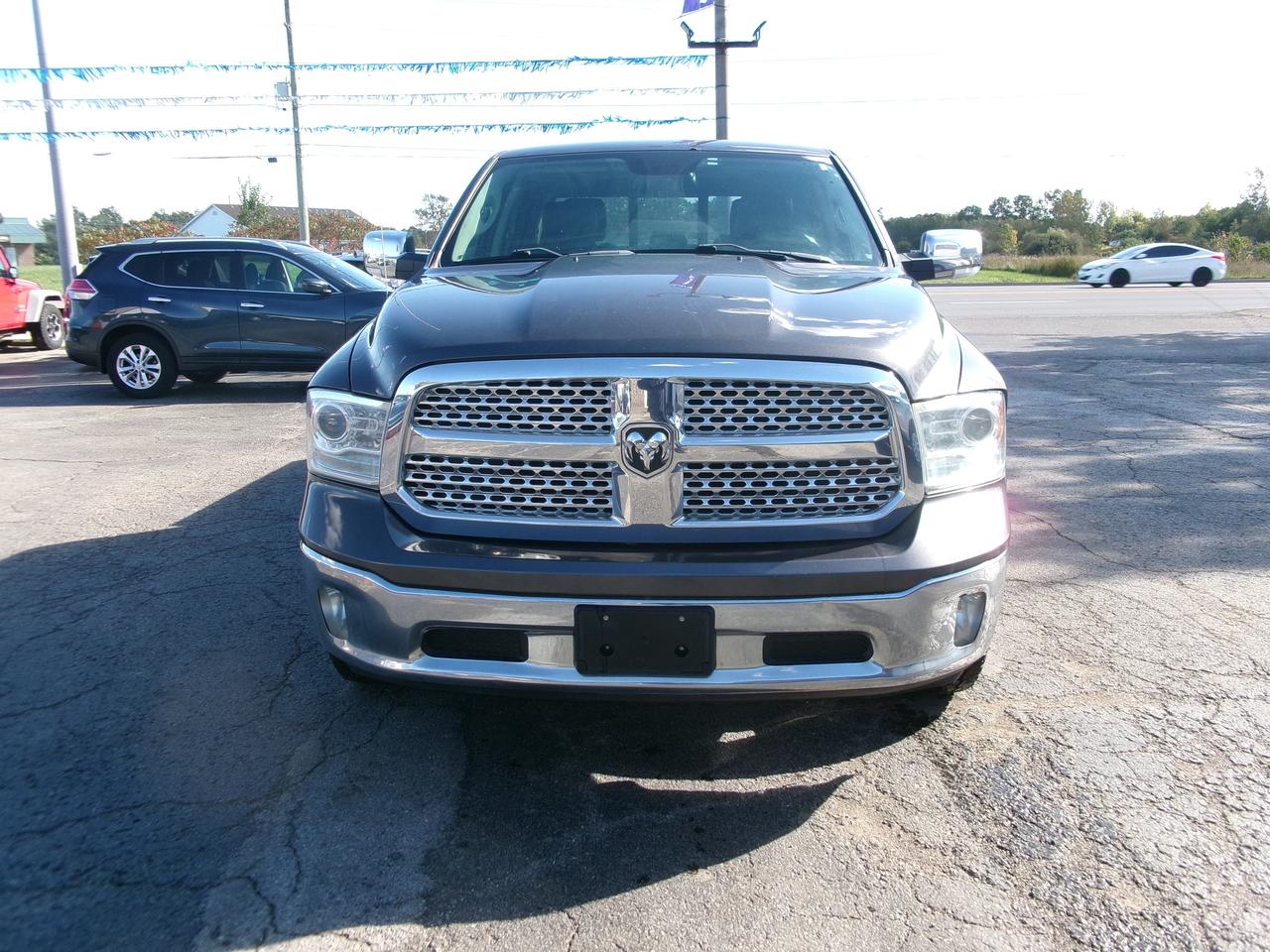 2018 RAM 1500 Laramie Crew Cab 4X4 Photo1