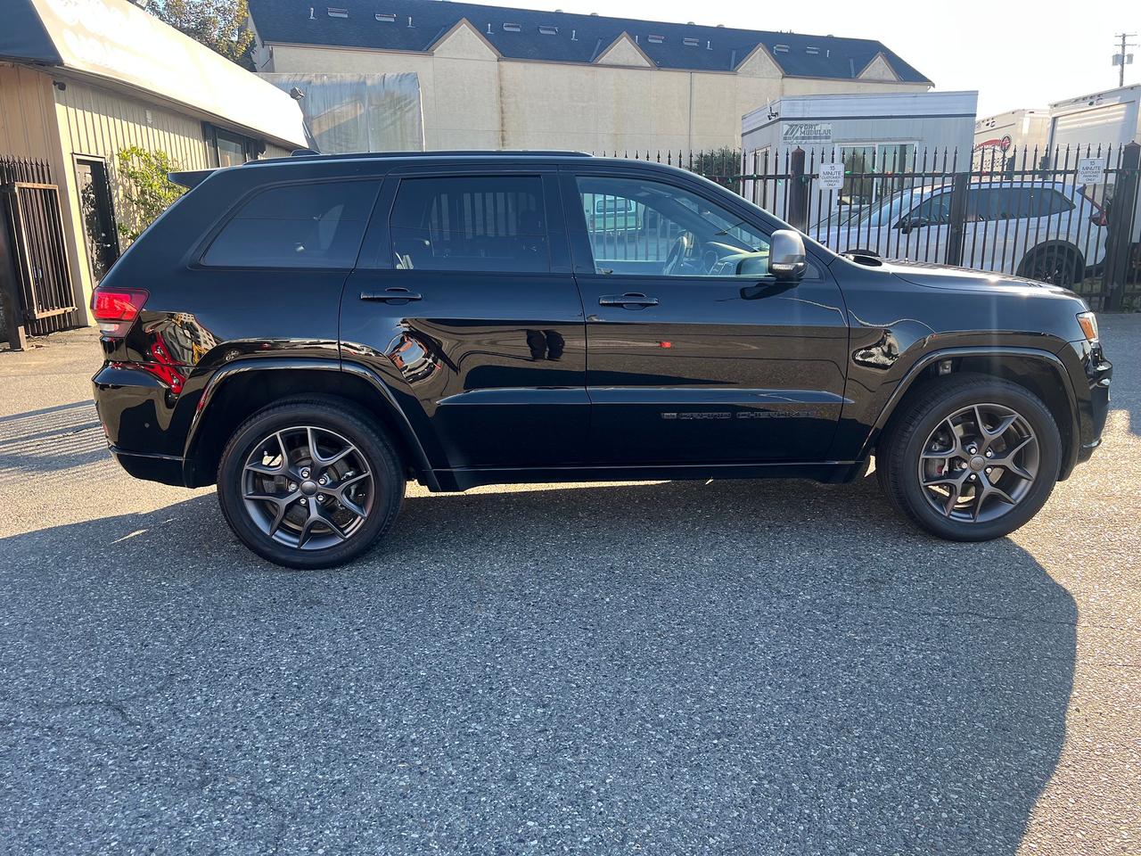 2021 Jeep Grand Cherokee 80th Anniversary Edition Photo