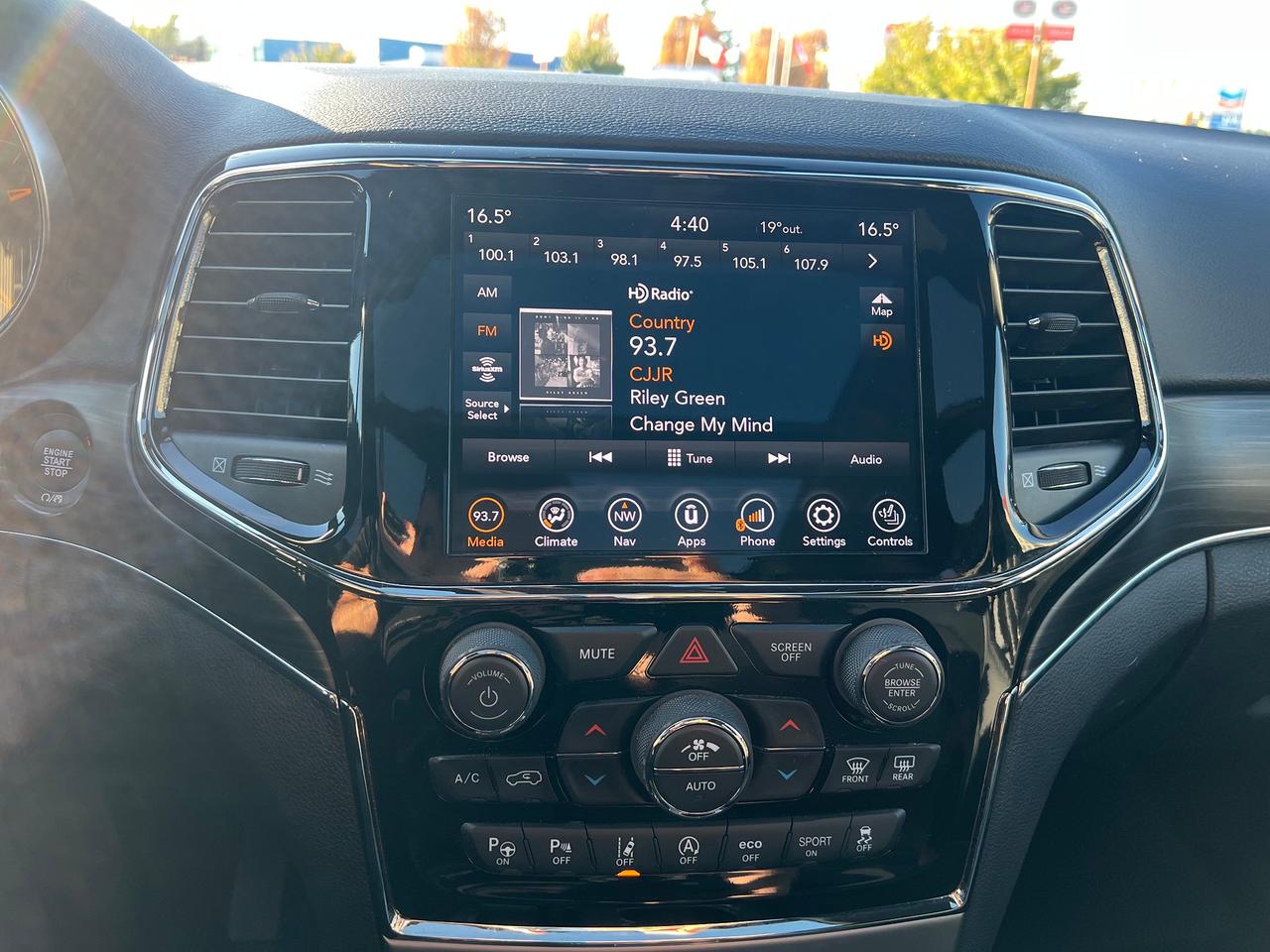 2021 Jeep Grand Cherokee 80th Anniversary Edition Photo