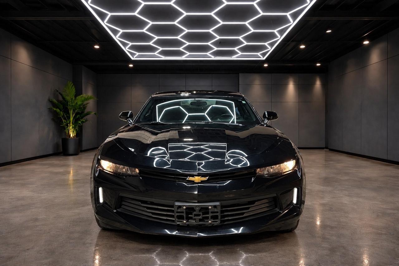 2017 Chevrolet Camaro 2dr Cpe 1LT RWD Photo1