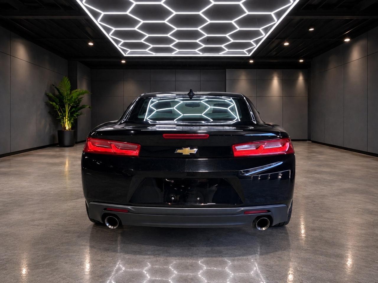 2017 Chevrolet Camaro 2dr Cpe 1LT RWD Photo3