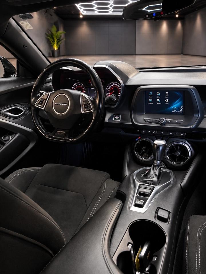 2017 Chevrolet Camaro 2dr Cpe 1LT RWD Photo