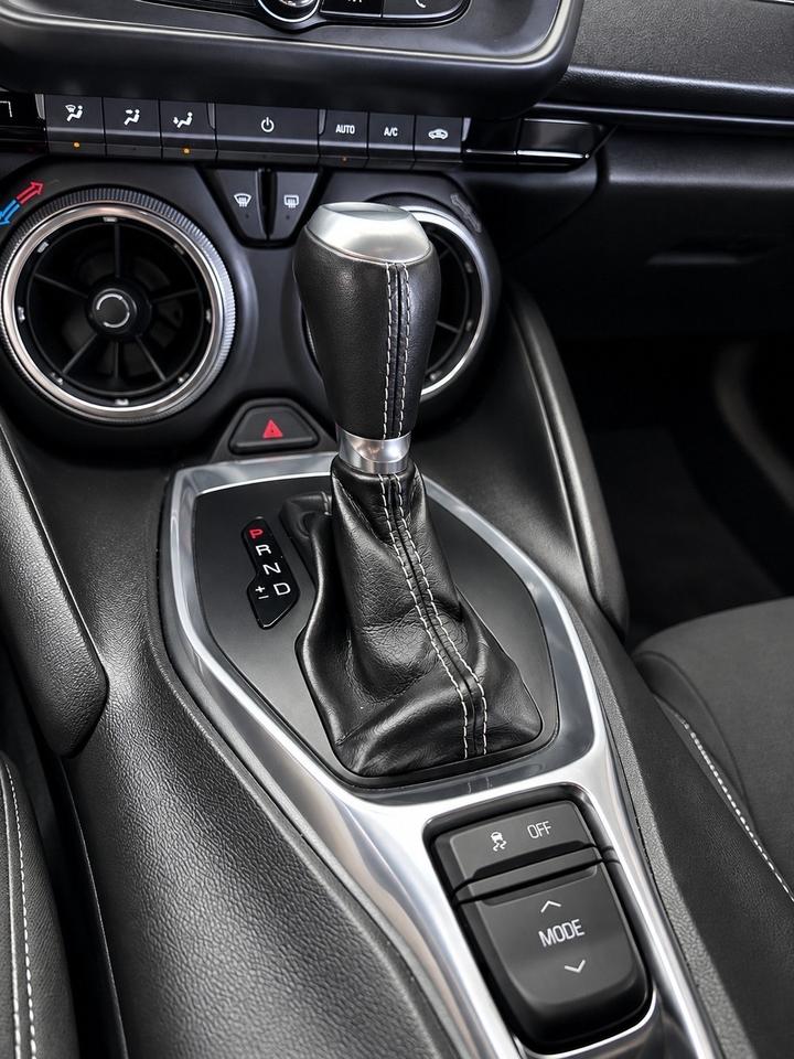 2017 Chevrolet Camaro 2dr Cpe 1LT RWD Photo